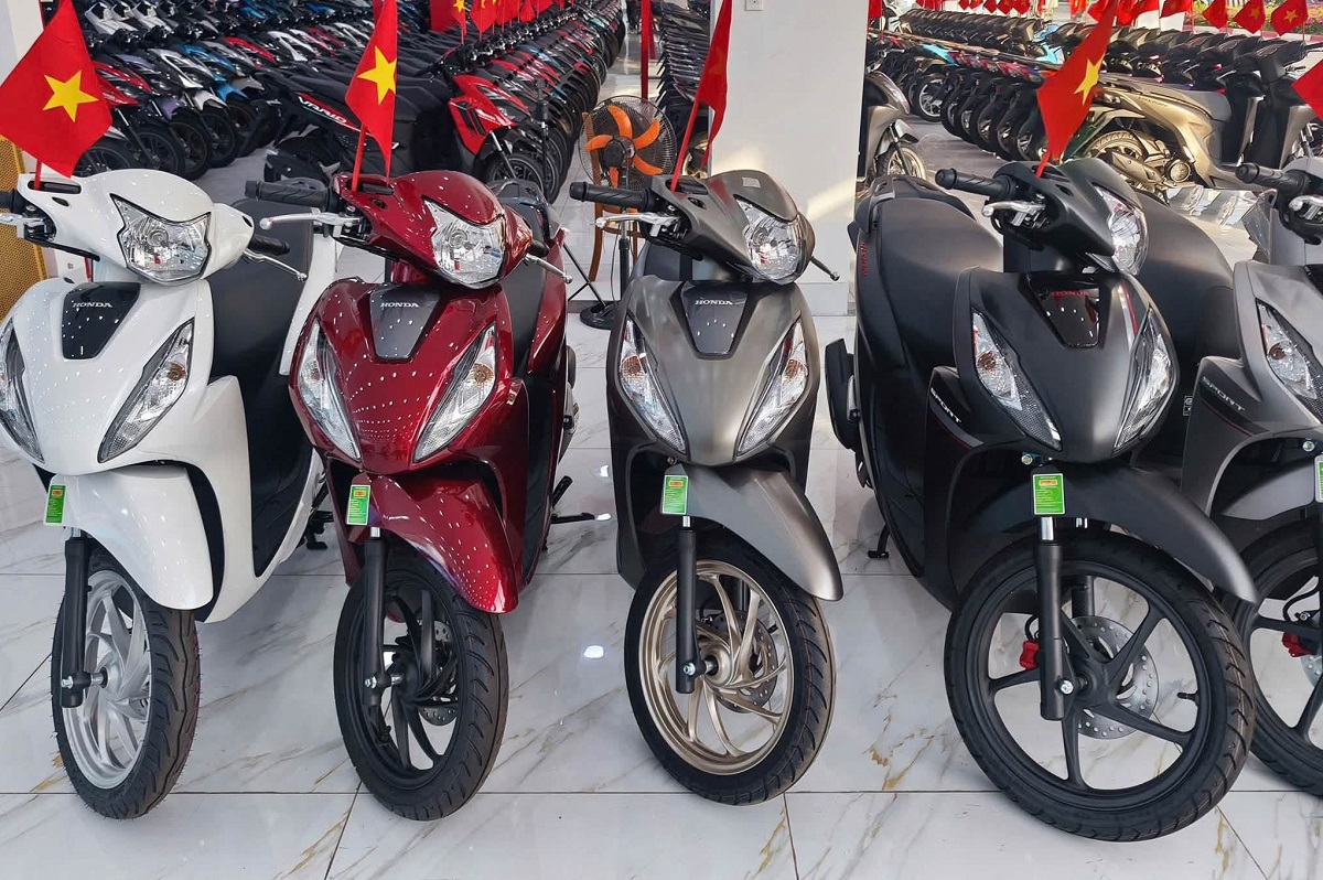 Bảng gi&aacute; xe Honda Vision 2026 giữa th&aacute;ng 8/2026 giảm sập s&agrave;n: Gi&aacute; \'rẻ như b&egrave;o\' hạ đo v&aacute;n xe m&aacute;y điện