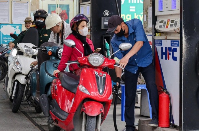 Tin xe hot 14/8: Ra mắt mẫu xe c&ocirc;n tay &lsquo;b&igrave;nh d&acirc;n&rsquo; mới gi&aacute; 33 triệu đồng, xịn kh&ocirc;ng k&eacute;m Yamaha Exciter v&agrave; Honda Winner R ảnh 2