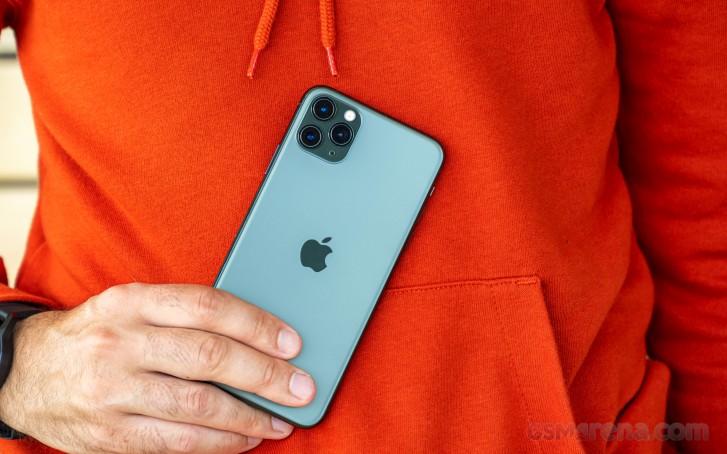 Bảng gi&aacute; iPhone 11 cập nhật 17/8: iPhone 11 rẻ như cỏ, iPhone 11 Pro Max vua iPhone 3 mắt cũ