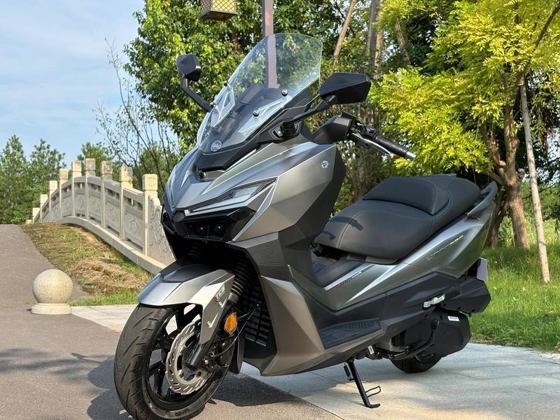 &lsquo;Kẻ hủy diệt Honda SH&rsquo; ch&iacute;nh thức ra mắt với gi&aacute; 97 triệu đồng: Động cơ 278cc mạnh mẽ, c&oacute; cả ABS v&agrave; TCS ảnh 2