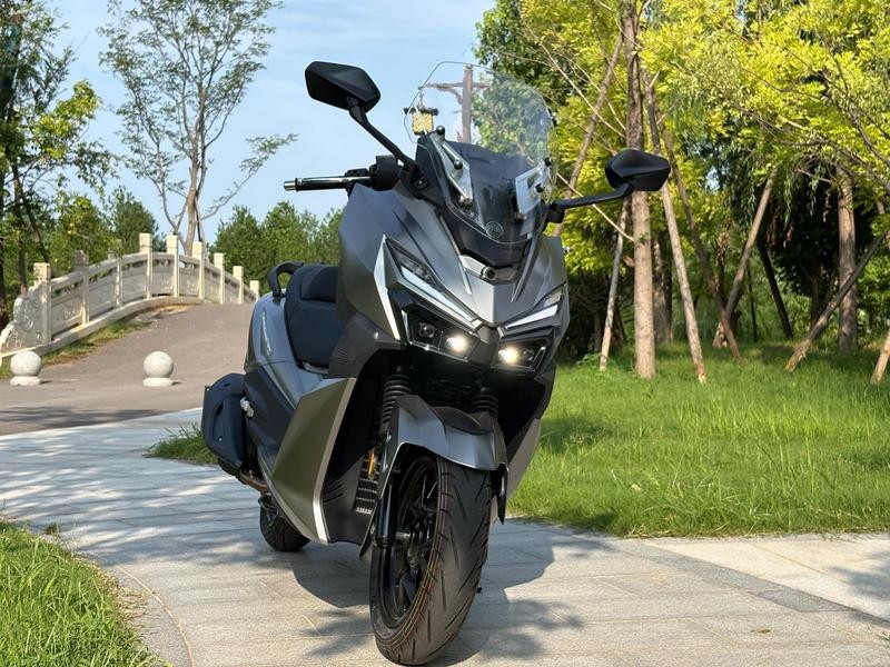 &lsquo;Kẻ hủy diệt Honda SH&rsquo; ch&iacute;nh thức ra mắt với gi&aacute; 97 triệu đồng: Động cơ 278cc mạnh mẽ, c&oacute; cả ABS v&agrave; TCS ảnh 3
