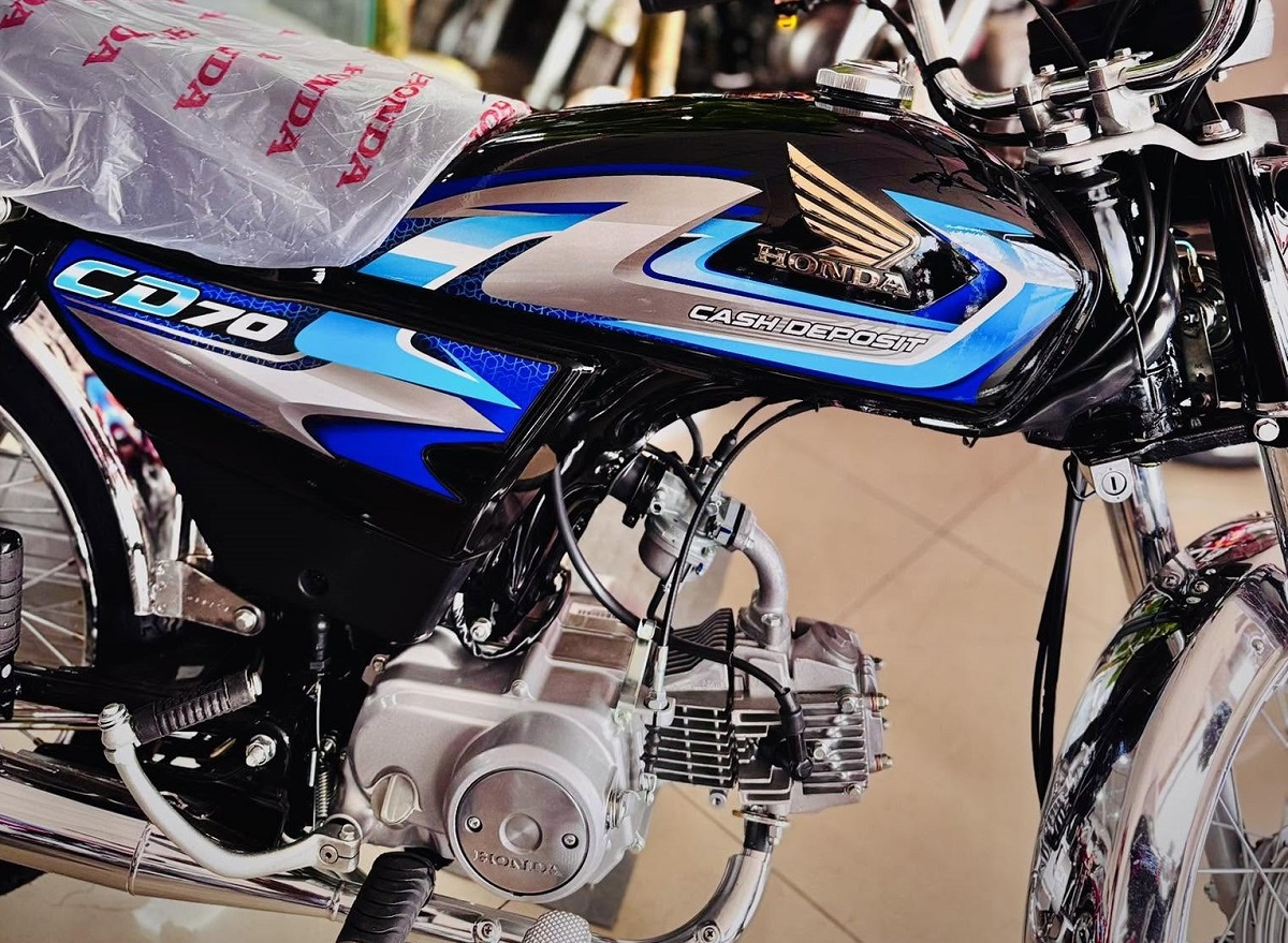 Honda ch&iacute;nh thức mở b&aacute;n &lsquo;huyền thoại c&ocirc;n tay&rsquo; 72cc mới gi&aacute; 15 triệu đồng: Rẻ v&agrave; cổ điển hơn Winner R