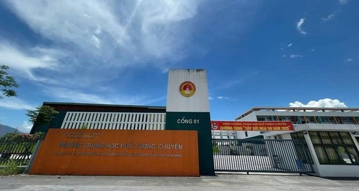 Điểm To&aacute;n Chuy&ecirc;n Tuy&ecirc;n Quang tụt dốc thảm d&ugrave; từng đứng nhất to&agrave;n quốc, ai l&agrave; người duy nhất được 9,5 điểm?