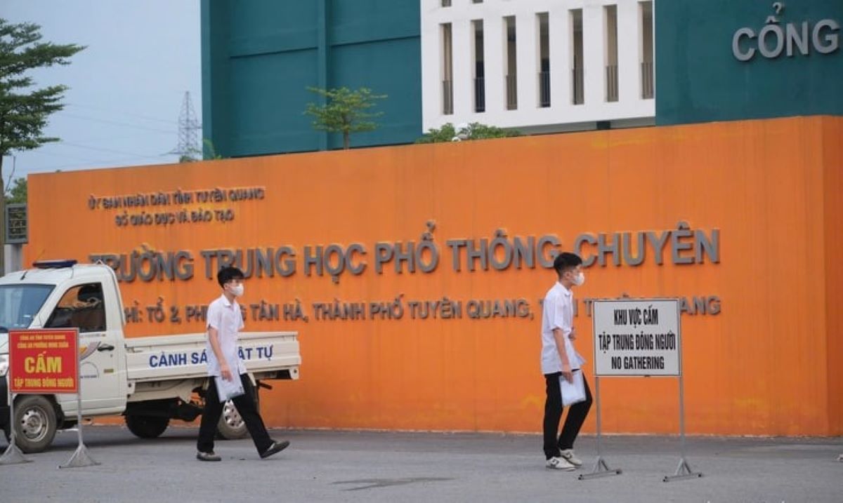 Điểm To&aacute;n thi lại tốt nghiệp ở Chuy&ecirc;n Tuy&ecirc;n Quang giảm mạnh, ch&ecirc;nh gần 3,5 điểm so với đợt ch&iacute;nh thức