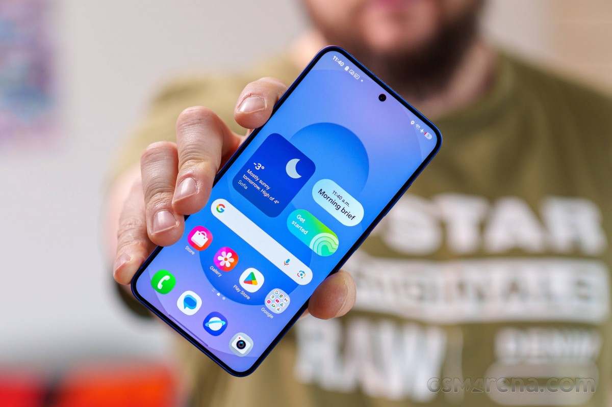 Chiếc Galaxy S nhỏ gọn full t&iacute;nh năng đ&aacute;ng mua nhất hiện nay, rẻ hơn iPhone 17 gần chục triệu đồng