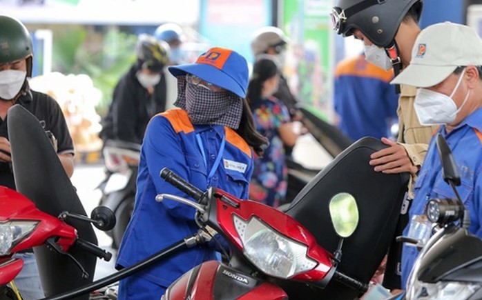 Tin xe trưa 20/8: &lsquo;Chiến thần c&ocirc;n tay&rsquo; mới ra mắt với gi&aacute; hấp dẫn, ph&acirc;n khối vượt xa Honda Winner R v&agrave; Yamaha Exciter ảnh 2