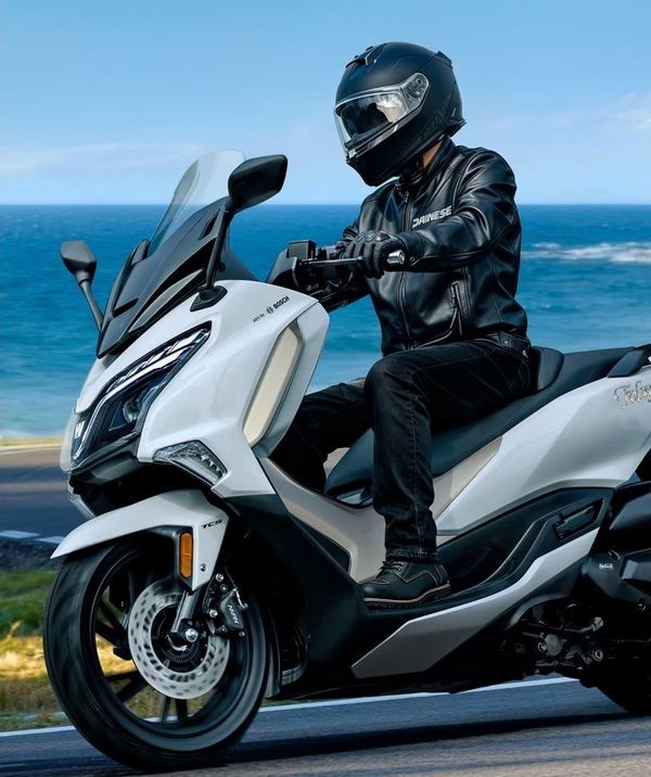 &lsquo;Vua xe ga&rsquo; mới trang bị &lsquo;một 9 một 10&rsquo; với Honda SH ch&iacute;nh thức ra mắt, d&acirc;n t&igrave;nh dậy s&oacute;ng v&igrave; gi&aacute; hấp dẫn ảnh 3