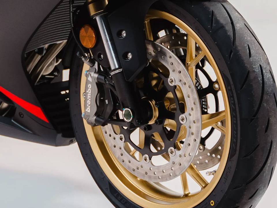 &lsquo;Vua c&ocirc;n tay&rsquo; mới ch&iacute;nh thức ra mắt: Phong c&aacute;ch kh&aacute;c Yamaha Exciter, ph&acirc;n khối vượt xa Honda Winner R, gi&aacute; hấp dẫn ảnh 3