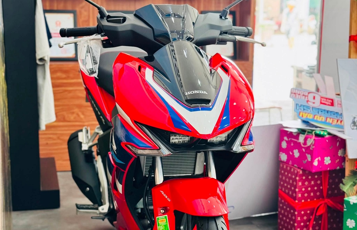 Bảng gi&aacute; xe Honda Winner R 2026 cuối th&aacute;ng 8/2026: \'Rẻ như b&egrave;o\', hạ knock-out Yamaha Exciter 155 TCS