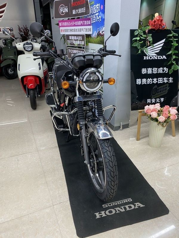 Tin xe hot 25/8: Honda mở b&aacute;n &lsquo;vua c&ocirc;n tay&rsquo; 150cc mới ph&acirc;n kh&uacute;c gi&aacute; rẻ hơn Winner R v&agrave; Yamaha Exciter ảnh 1