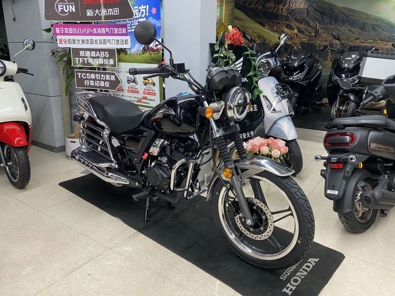 Tin xe trưa 25/8: Ch&iacute;nh thức ra mắt &lsquo;vua c&ocirc;n tay&rsquo; mới ph&acirc;n khối lớn hơn Honda Winner v&agrave; Yamaha Exciter, gi&aacute; cạnh tranh ảnh 3
