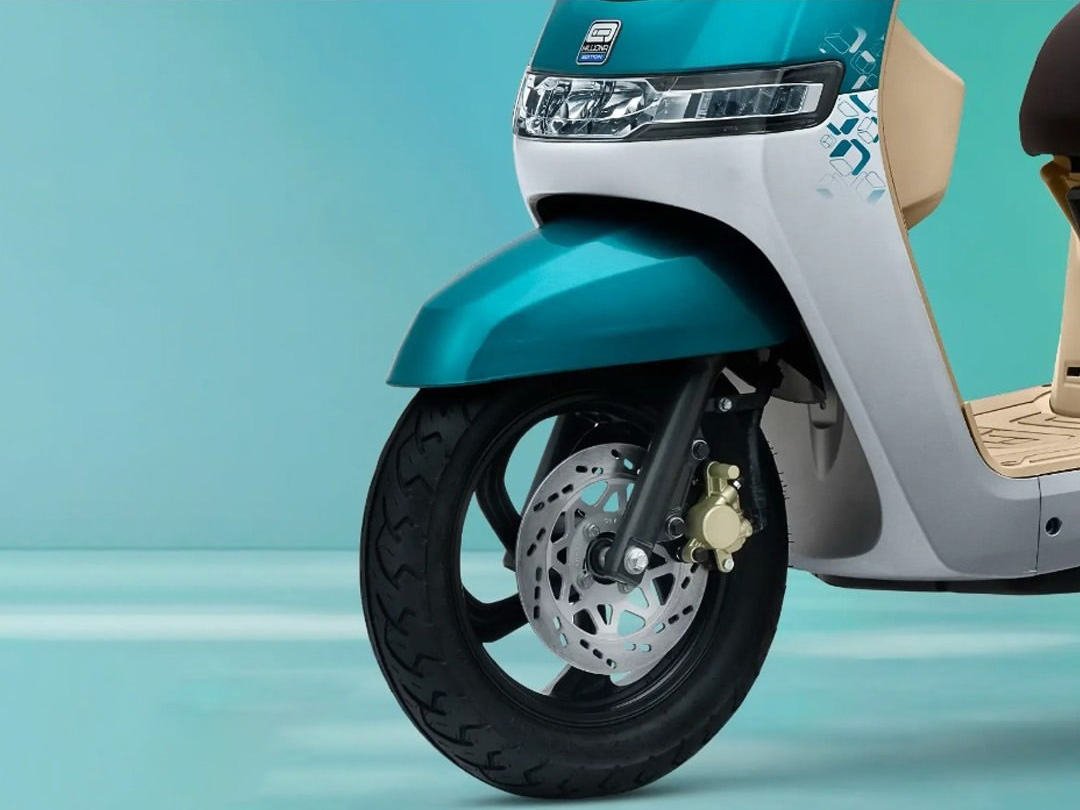 &lsquo;Cơn &aacute;c mộng&rsquo; của Honda Vision ch&iacute;nh thức ra mắt: Thiết kế độc đ&aacute;o hơn SH Mode, gi&aacute; chỉ 38,4 triệu đồng