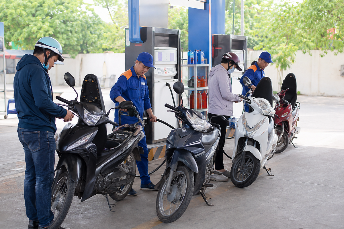 Cập nhật gi&aacute; xăng dầu h&ocirc;m nay 1/9 (tối 1/9) bất ngờ tăng mạnh: Xăng e5 thấp hơn E10 bao nhi&ecirc;u?