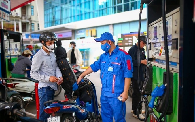 Gi&aacute; xăng dầu h&ocirc;m nay 4/9: Xăng E5 RON 92 c&aacute;ch đ&aacute;y 3.289 đồng, E10 RON 95 rẻ hơn đỉnh 8.150 đồng, gi&aacute; lăn b&aacute;nh Honda City
