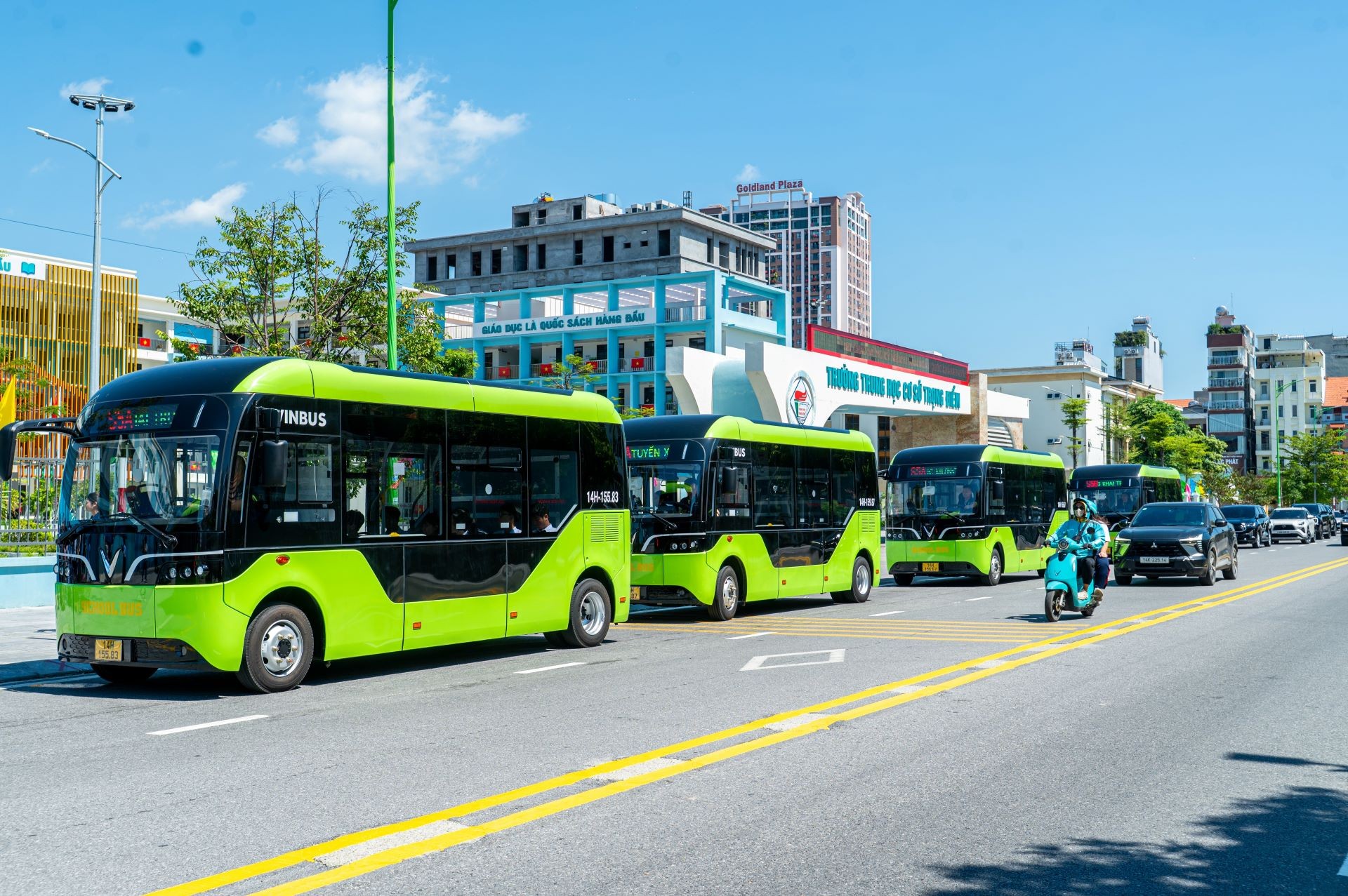 Quảng Ninh triển khai xe bus điện miễn ph&iacute; đưa đ&oacute;n học sinh đến trường ảnh 4