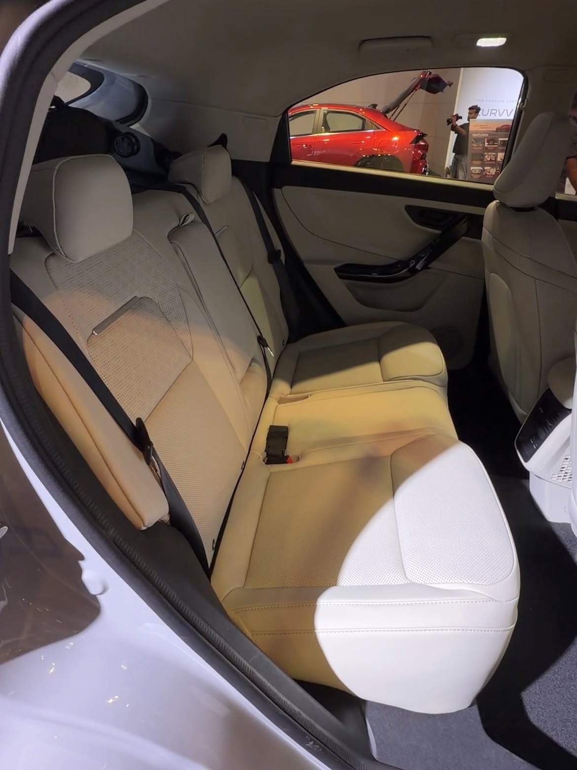 Ch&iacute;nh thức ra mắt mẫu SUV 5 chỗ mới đẹp long lanh, gi&aacute; chỉ 275 triệu đồng, rẻ hơn cả Hyundai Grand i10 v&agrave; Kia Morning ảnh 7