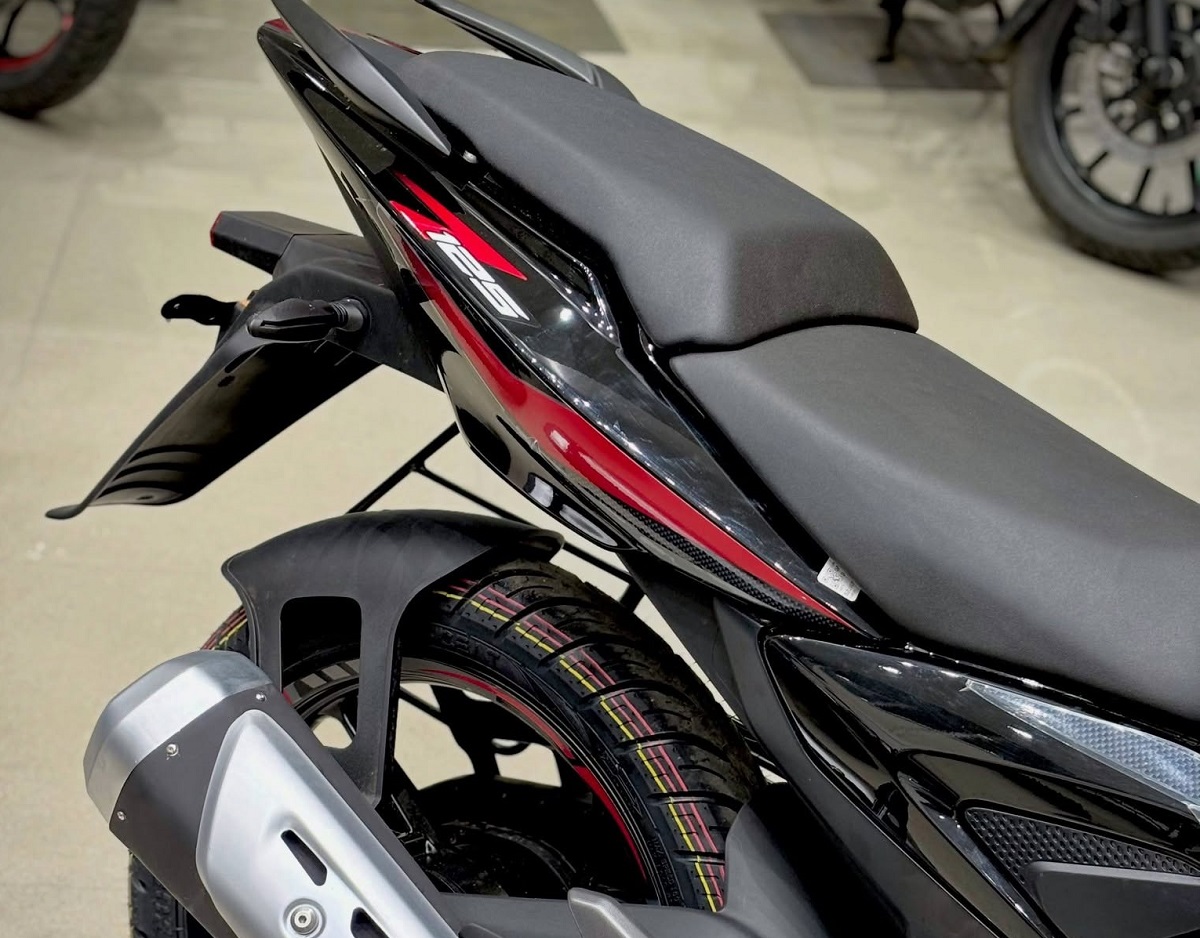 &lsquo;Vua c&ocirc;n tay&rsquo; 125cc mới ch&iacute;nh thức về đại l&yacute; gi&aacute; 25 triệu đồng: Kh&aacute;c biệt Honda Winner R v&agrave; Exciter