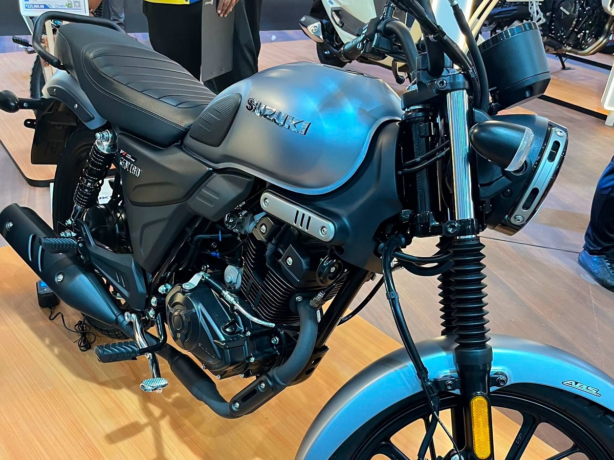 Suzuki ch&iacute;nh thức ra mắt &lsquo;huyền thoại c&ocirc;n tay&rsquo; 162cc mới gi&aacute; 52 triệu đồng: Kh&aacute;c biệt Honda Winner R