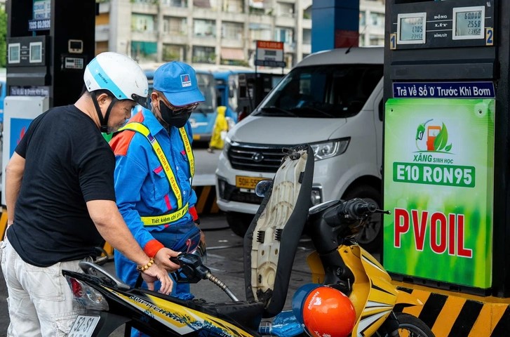 Gi&aacute; xăng dầu tối nay 5/9: Xăng E5 RON 92 \'rẻ b&egrave;o\', E10 RON 95 c&oacute; thể xuống 18.000 đồng/l&iacute;t? Gi&aacute; đầy b&igrave;nh xe ga 150-160cc