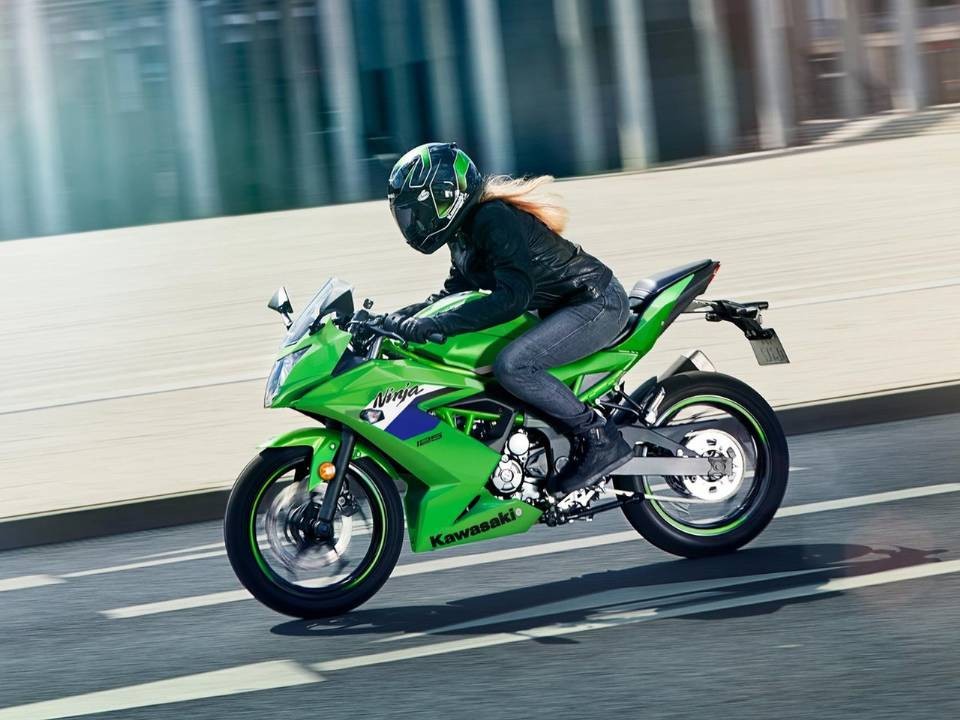 &lsquo;Vua c&ocirc;n tay&rsquo; 125cc mới của Nhật ch&iacute;nh thức ra mắt: C&oacute; ABS 2 k&ecirc;nh xịn hơn cả Yamaha Exciter v&agrave; Honda Winner R, gi&aacute; 'mềm' ảnh 6
