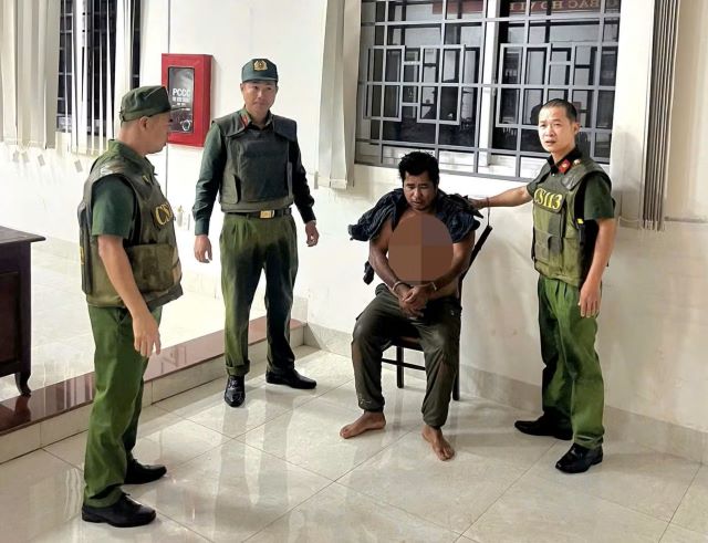 Đ&aacute;nh mẹ ruột sau khi nhậu, người đ&agrave;n &ocirc;ng tiếp tục l&agrave;m điều kh&oacute; chấp nhận với Cảnh s&aacute;t 113