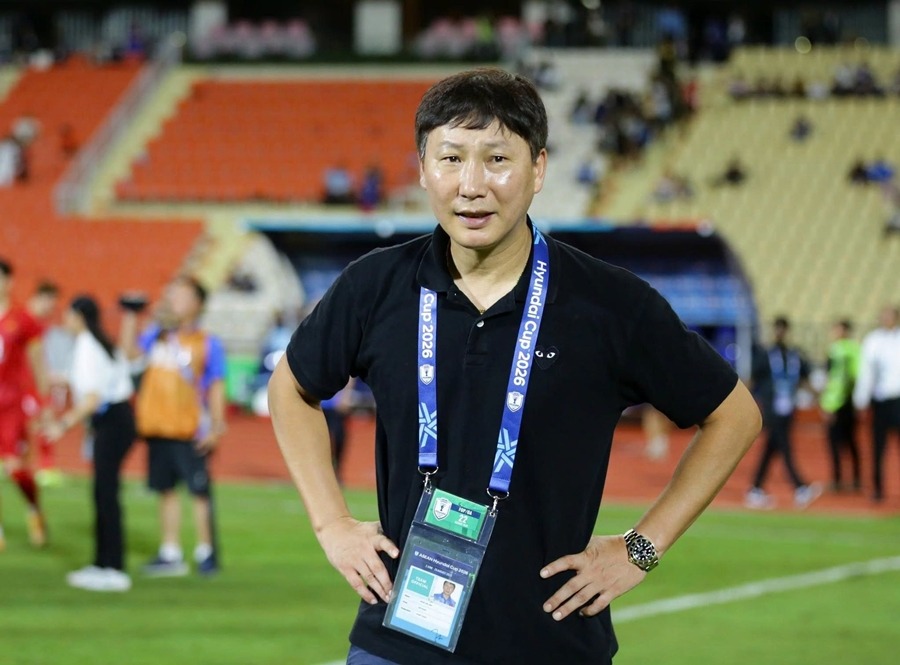 Cha của HLV Kim Sang-sik qua đời tại H&agrave;n Quốc, HLV ĐT Việt Nam nhận tin dữ trước thềm FIFA ASEAN Cup 2026