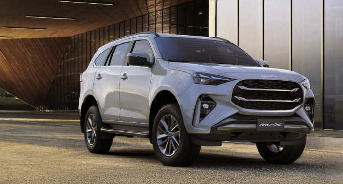 Điểm tin &ocirc; t&ocirc; 12/9: Cập nhật gi&aacute; xe Isuzu th&aacute;ng 9 n&agrave;y, loạt xe Ford nhận khuyến m&atilde;i &lsquo;đỉnh n&oacute;c&rsquo;