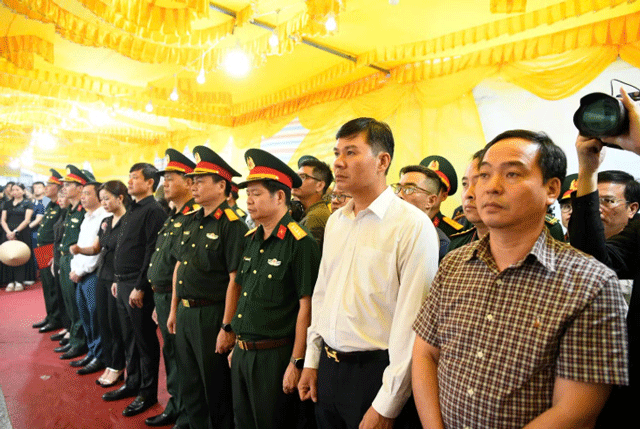 Tang-le-trung-ta-tran-van-tung-8