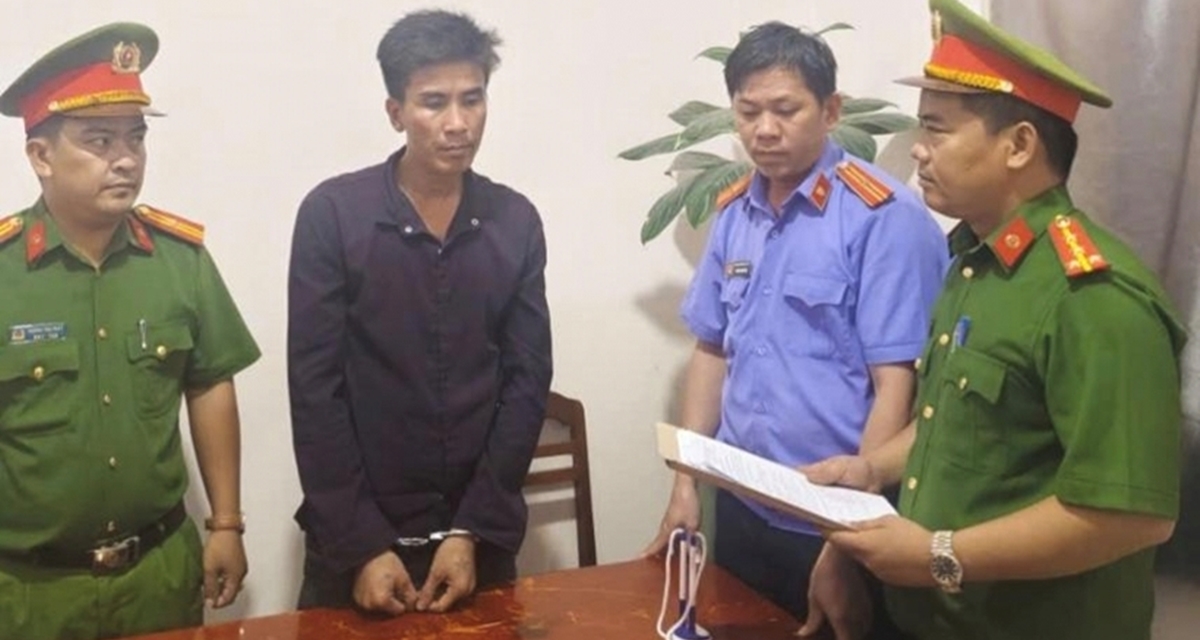 Bắt quả tang 5 thanh ni&ecirc;n nam, nữ l&agrave;m điều đ&aacute;ng xấu hổ tại nh&agrave; ri&ecirc;ng của &lsquo;Trường ca sĩ&rsquo;