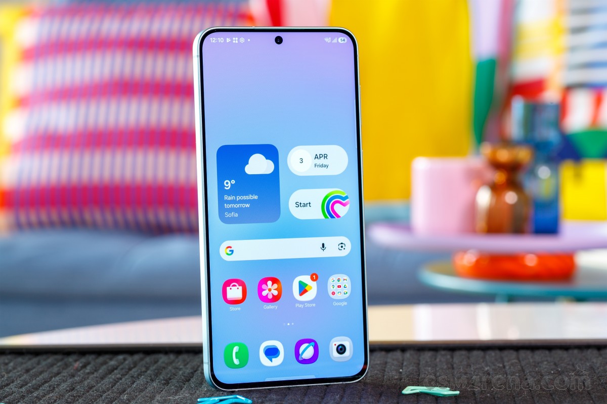 Gi&aacute; Galaxy A57 giảm thủng s&agrave;n, vua Android tầm trung nổi trội hơn cả iPhone 17e, ngang cơ iPhone 17
