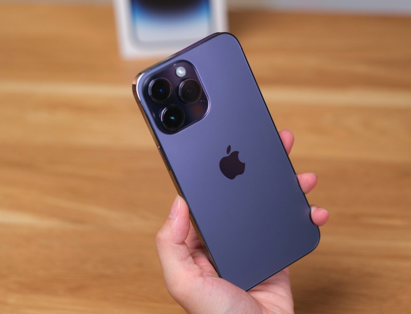 Bảng gi&aacute; iPhone 14 giữa th&aacute;ng 9/2026: iPhone 14 vẫn l&agrave; iPhone rẻ nhất, iPhone 14 Pro Max rẻ như cho