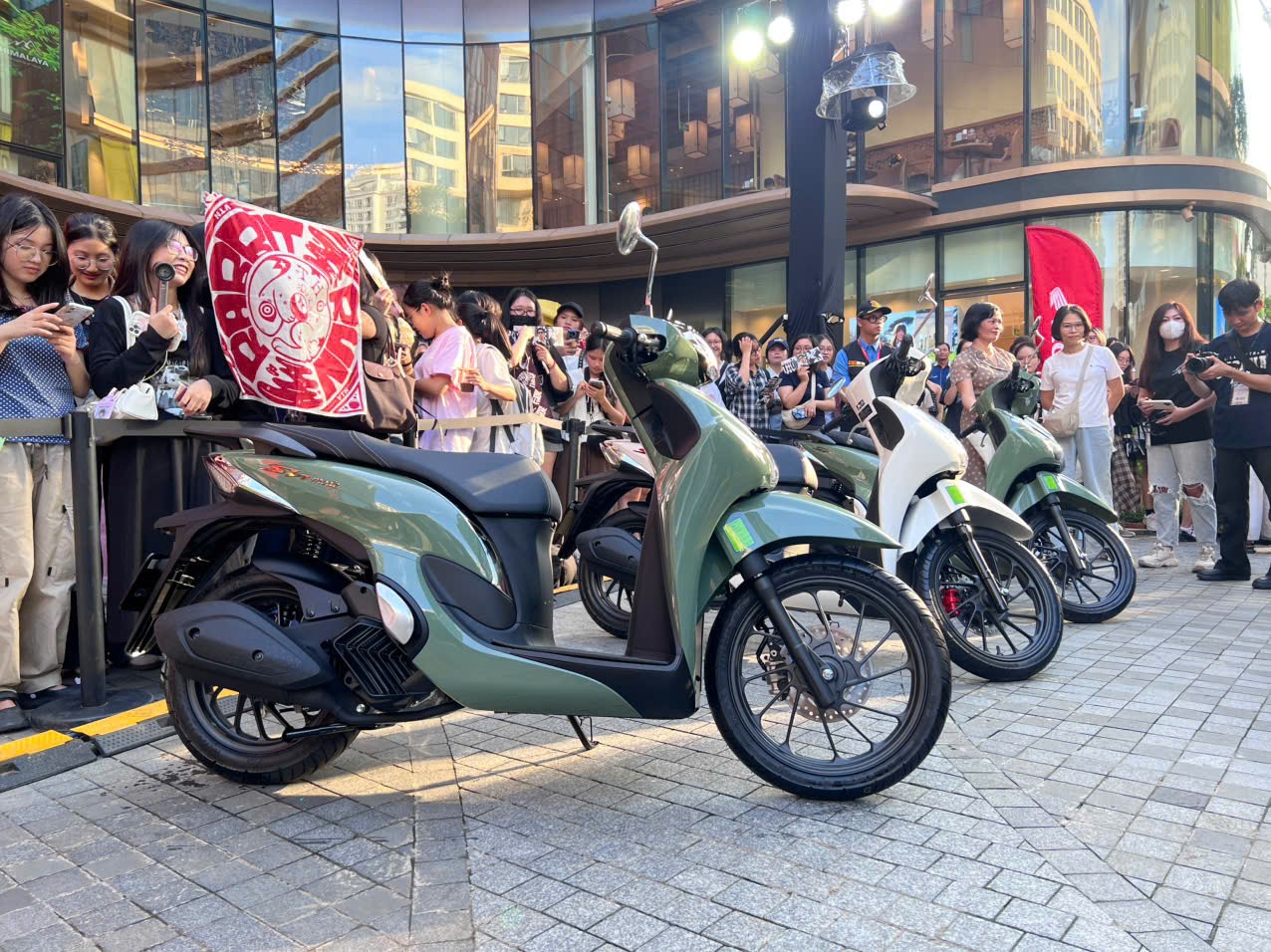 Honda SH Mode 2027 ch&iacute;nh thức ra mắt: Thiết kế mới thời thượng, động cơ n&acirc;ng cấp, trang bị gần bằng SH 125i, gi&aacute; hấp dẫn ảnh 5