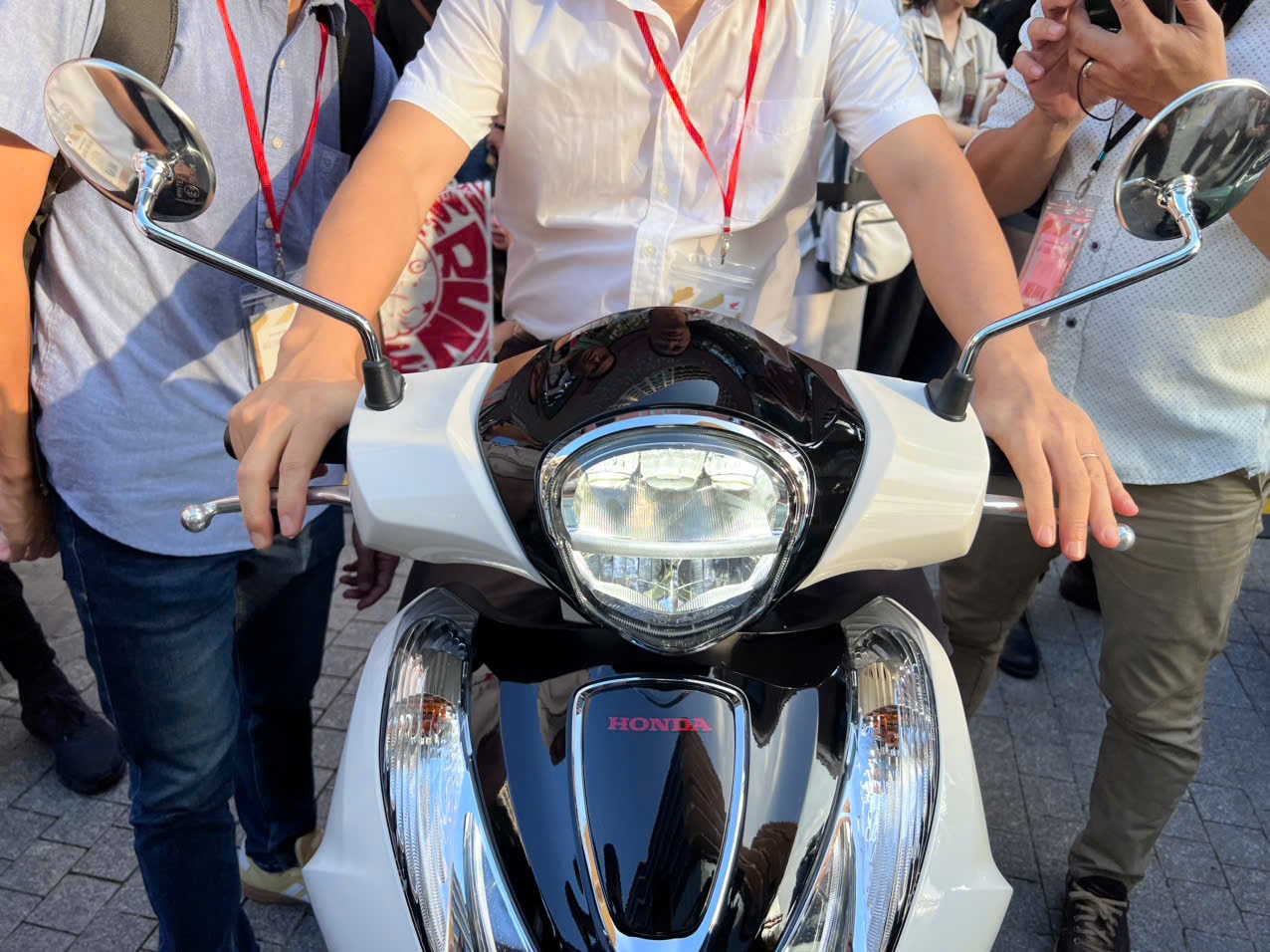 Honda SH Mode 2027 ch&iacute;nh thức ra mắt: Thiết kế mới thời thượng, động cơ n&acirc;ng cấp, trang bị gần bằng SH 125i, gi&aacute; hấp dẫn ảnh 7
