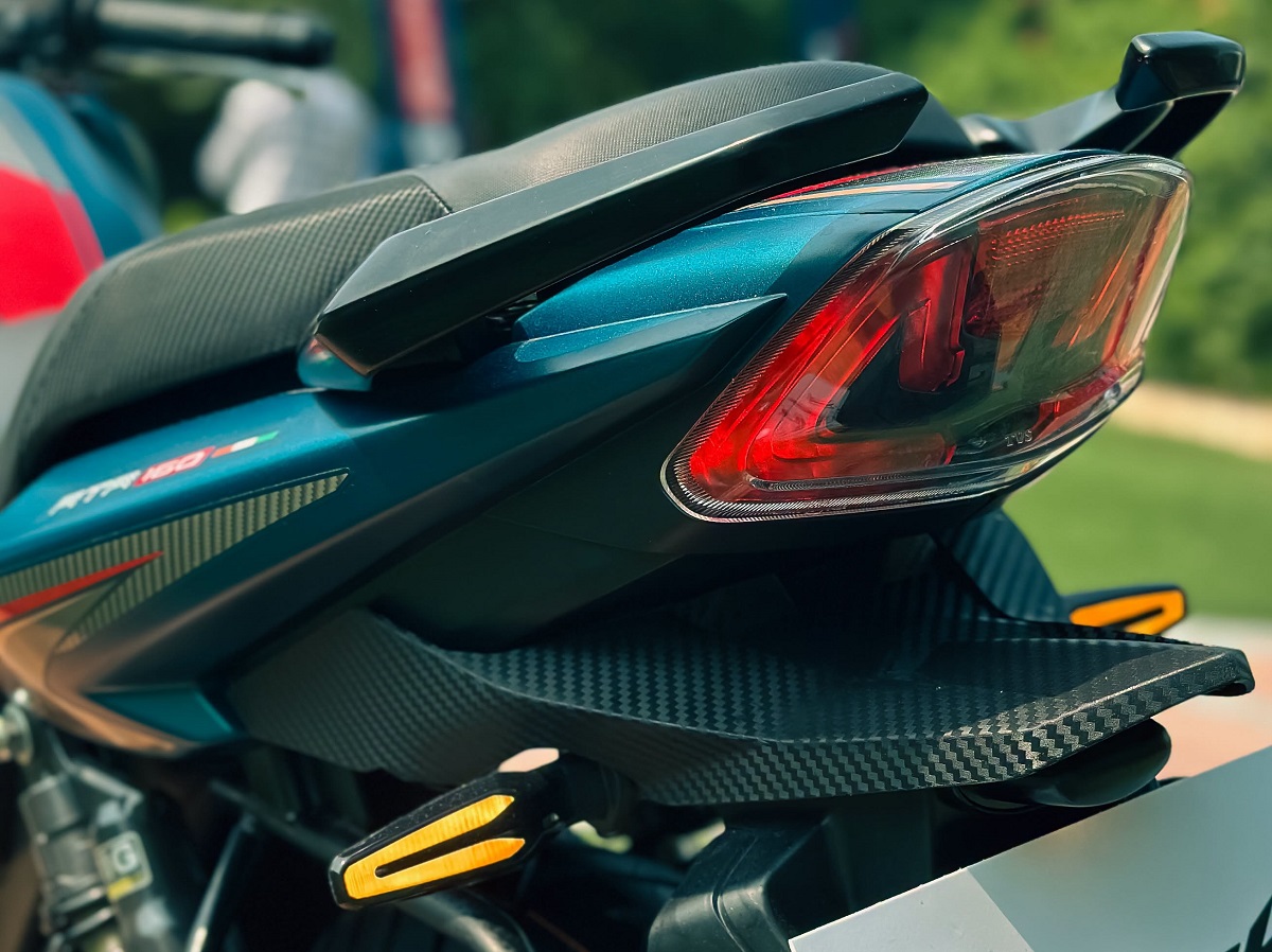 &lsquo;Vua c&ocirc;n tay&rsquo; 160cc mới ch&iacute;nh thức ra mắt gi&aacute; 35 triệu đồng: C&oacute; ABS 2 k&ecirc;nh xịn hơn cả Honda Winner R