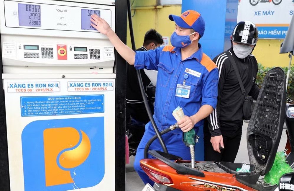 Gi&aacute; xăng dầu trưa 19/9: E10 RON 95 v&agrave; E5 RON 92 đều hơn 25.000 đồng/l&iacute;t, dầu diesel c&ograve;n đắt hơn, gi&aacute; đầy b&igrave;nh &ocirc; t&ocirc; Mazda