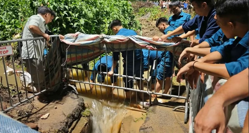Chủ tịch UBND TP H&agrave; Nội n&oacute;i g&igrave; sau vụ nam t&acirc;n sinh vi&ecirc;n bị nước cuốn xuống cống tử vong thương t&acirc;m