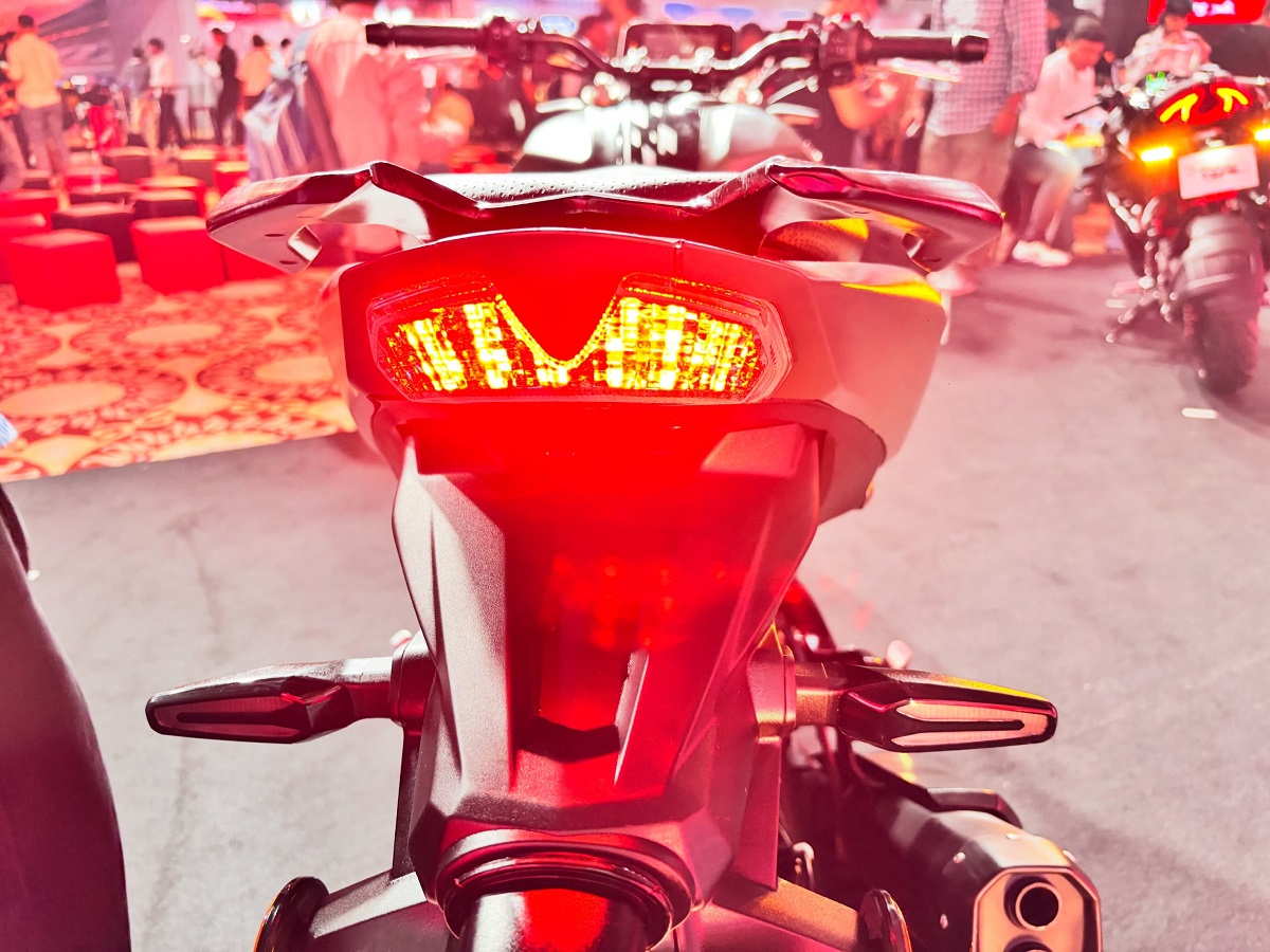 &lsquo;Vua c&ocirc;n tay&rsquo; 200cc mới ch&iacute;nh thức ra mắt gi&aacute; 35 triệu đồng: C&oacute; ABS 2 k&ecirc;nh, rẻ hơn cả Honda Winner R