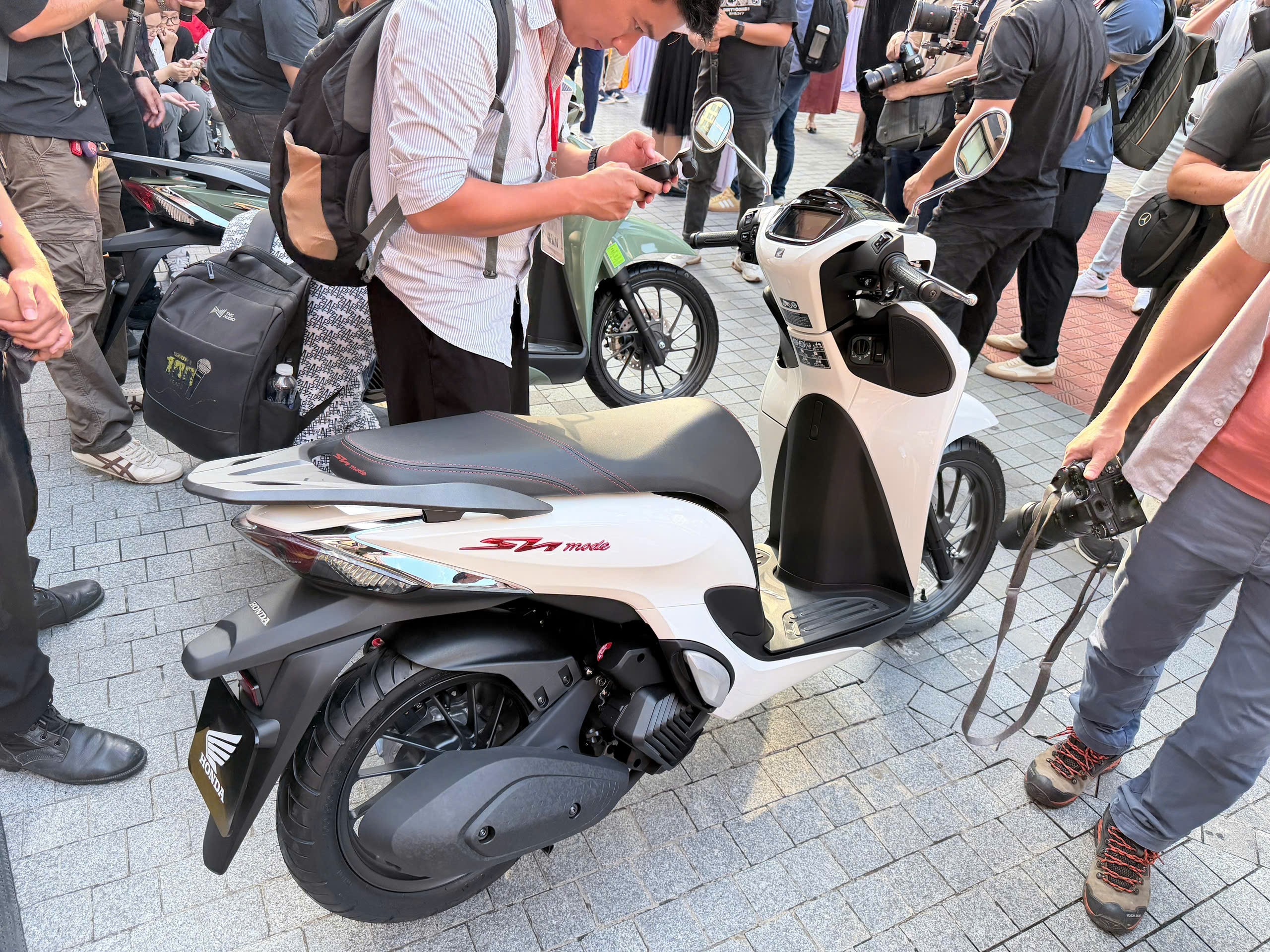 Tin xe trưa 21/9: Honda ra mắt &lsquo;nữ ho&agrave;ng xe ga&rsquo; 125cc mới tại Việt Nam, trang bị gần bằng SH 125i, gi&aacute; &lsquo;mềm&rsquo; ảnh 1
