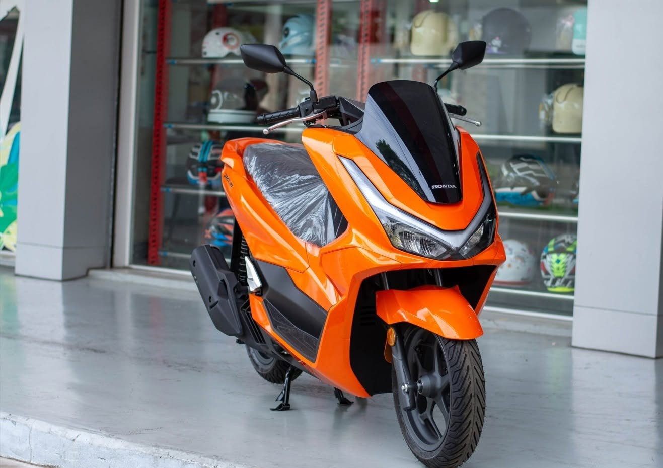 Honda ch&iacute;nh thức ra mắt &lsquo;vua xe ga&rsquo; 160cc mới tr&ocirc;ng &lsquo;chất&rsquo; hơn SH 160i, trang bị tr&ecirc;n cơ SH Mode v&agrave; Vario, gi&aacute; hấp dẫn ảnh 2