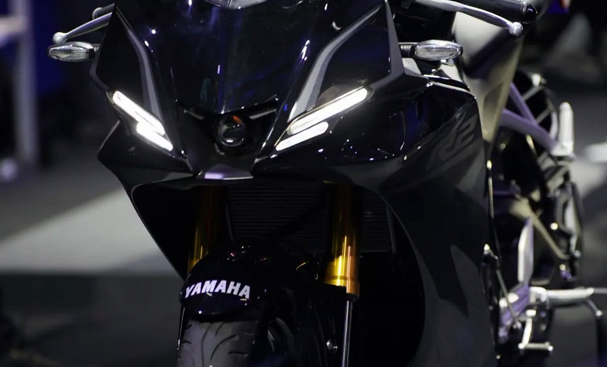 Yamaha ch&iacute;nh thức mở b&aacute;n &lsquo;vua c&ocirc;n tay&rsquo; 200cc mới gi&aacute; 62 triệu đồng: D&aacute;ng thể thao hơn Honda Winner R