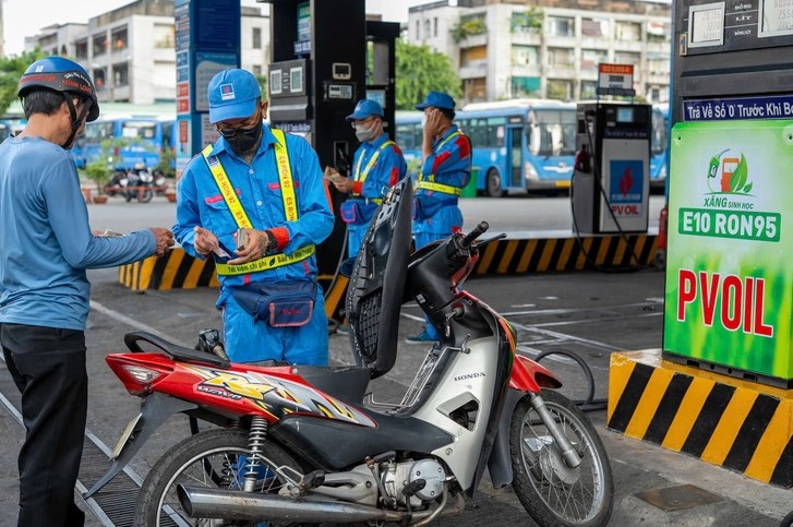 Gi&aacute; xăng dầu chiều 26/9: Xăng E5 RON 92 v&agrave; E10 RON 95 c&oacute; thể về 22.000 đồng từ kỳ điều h&agrave;nh tới? Bảng gi&aacute; đầy b&igrave;nh xe số
