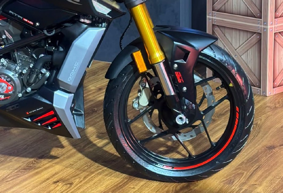 &lsquo;Huyền thoại b&oacute;ng đ&ecirc;m&rsquo; mới ch&iacute;nh thức ra mắt gi&aacute; 74 triệu đồng: C&oacute; ABS 2 k&ecirc;nh xịn hơn Honda Winner R