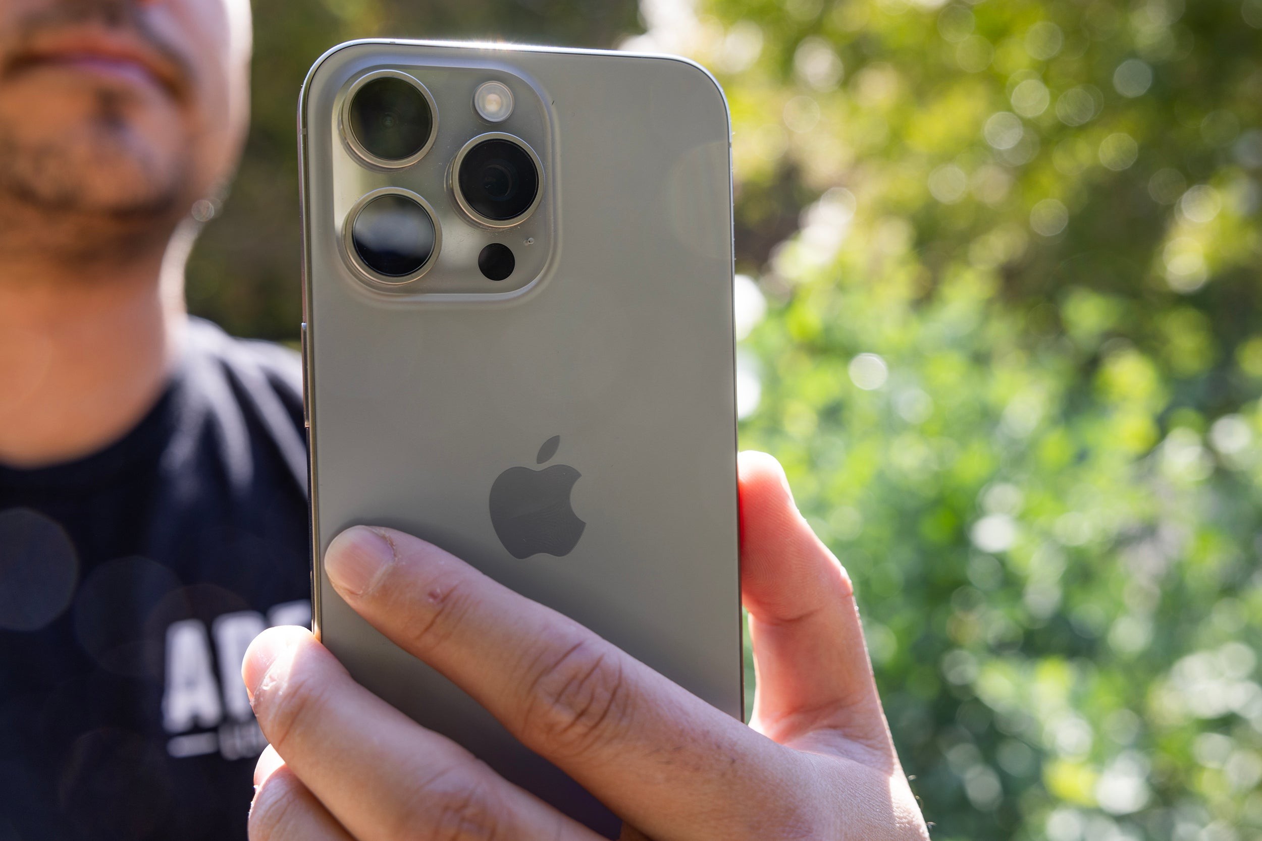 iphone-15-pro-1790586195.jpg