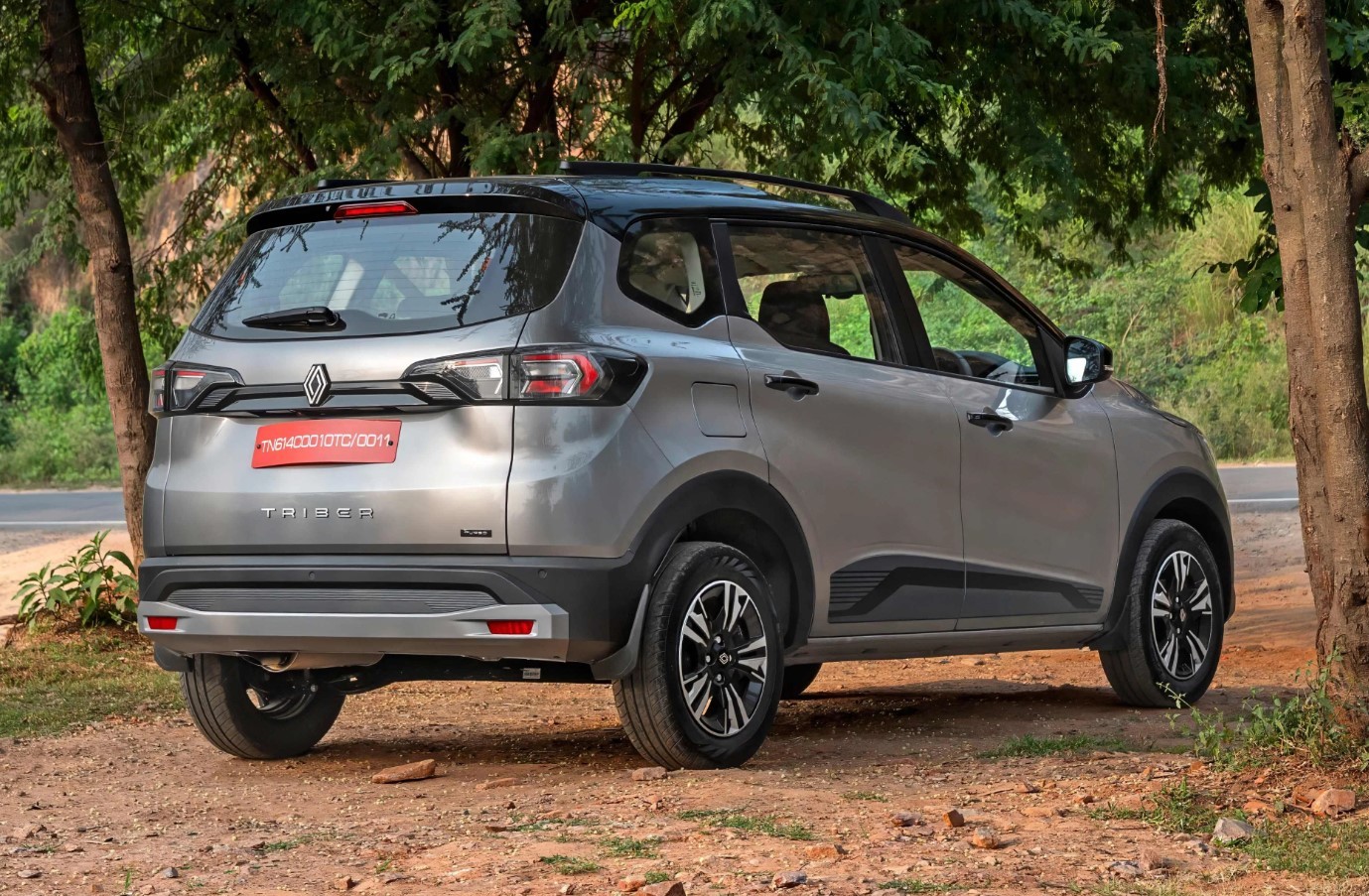 Mẫu MPV 7 chỗ &lsquo;quốc d&acirc;n&rsquo; mới đẹp lung linh ra mắt gi&aacute; 157 triệu đồng: Rẻ hơn Hyundai Grand i10, hạ bệ Mitsubishi Xpander ảnh 3