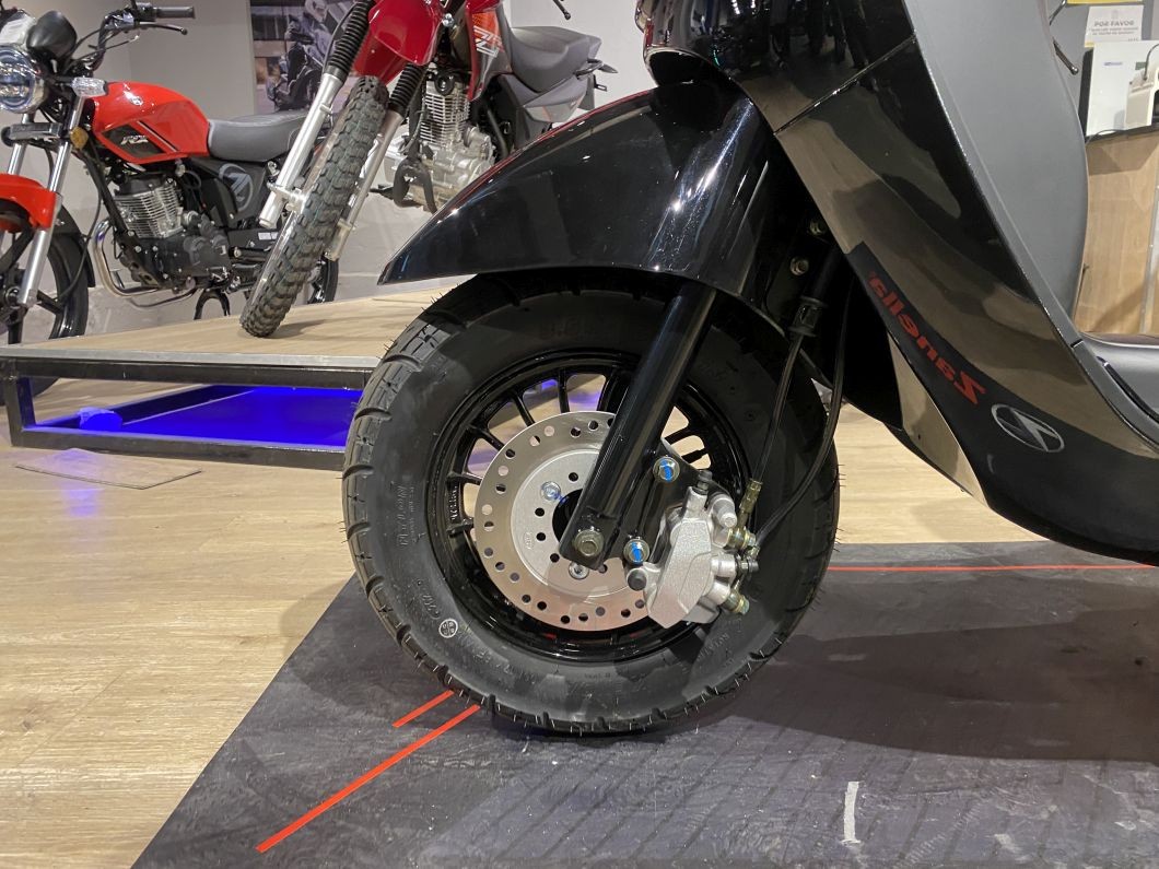 Tin xe hot 28/9: &lsquo;Vua xe ga&rsquo; 150cc mới thiết kế sang hơn Honda SH ra mắt, gi&aacute; 56 triệu đồng rẻ &aacute;t v&iacute;a SH Mode