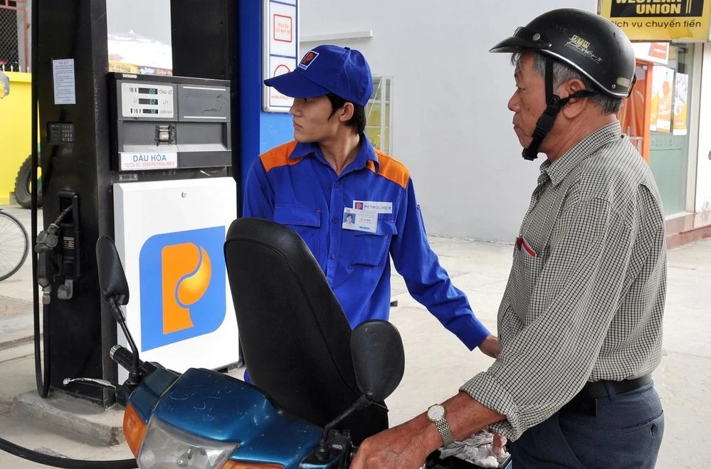 Gi&aacute; xăng dầu trưa 29/9: E10 v&agrave; RON 92 sau khi gần đạt đỉnh, c&oacute; thể về 19.000 đồng/l&iacute;t thứ năm n&agrave;y? Gi&aacute; đầy b&igrave;nh xe số