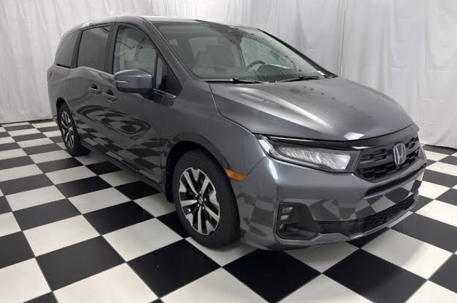 Điểm tin &ocirc; t&ocirc; 30/9: Honda Odyssey 2027 tr&igrave;nh l&agrave;ng, đối thủ của Camry v&agrave; Kia K5 lộ diện