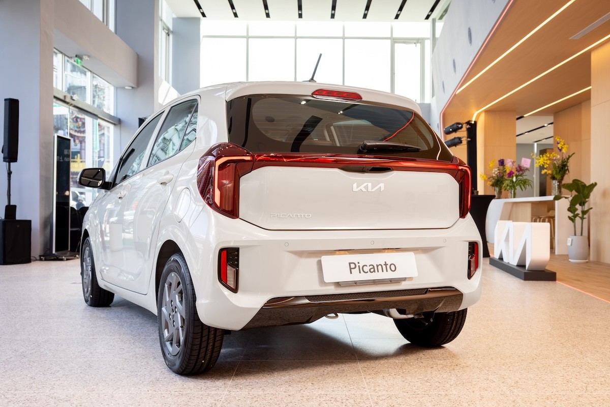 Kia ch&iacute;nh thức ra mắt &lsquo;vua hatchback cỡ A&rsquo; mới đẹp long lanh: C&oacute; 7 t&uacute;i kh&iacute; v&agrave; ADAS ăn đứt Hyundai Grand i10, gi&aacute; rẻ ảnh 3