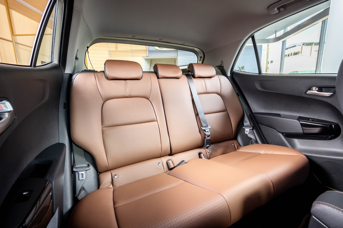 Kia ch&iacute;nh thức ra mắt &lsquo;vua hatchback cỡ A&rsquo; mới đẹp long lanh: C&oacute; 7 t&uacute;i kh&iacute; v&agrave; ADAS ăn đứt Hyundai Grand i10, gi&aacute; rẻ ảnh 6