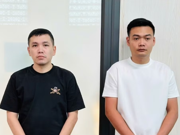 Thanh H&oacute;a: L&aacute;i xe cứu thương c&ugrave;ng sinh vi&ecirc;n đ&oacute;ng giả nh&acirc;n vi&ecirc;n y tế, b&aacute;n thuốc gi&aacute; cao gấp 20 lần